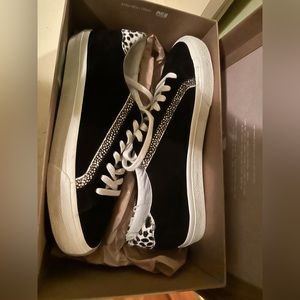 Madewell Shoes Madewell Sidewalk Low Top Sneakers in suede and printed calf hair